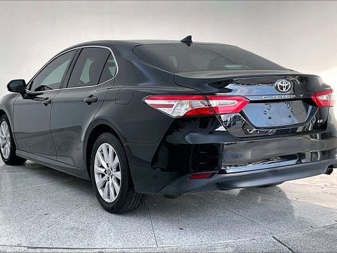Used 2020 Toyota Camry LE image 16