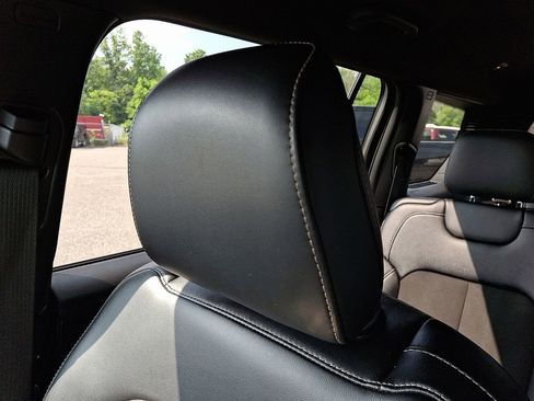 Used 2023 Jeep Grand Cherokee L Laredo AWD/4WD image 18