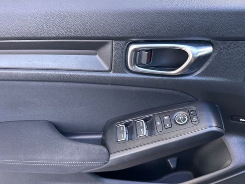 Used 2025 Honda Civic Sport image 10