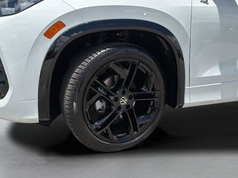 New 2026 Volkswagen Tiguan SE R-Line FWD image 34