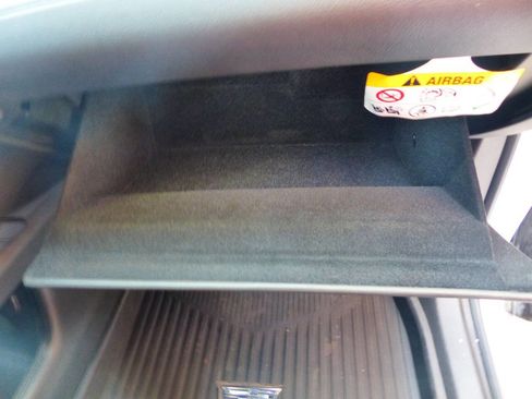 Used 2024 Cadillac XT6 Luxury w/ LPO, Floor Liner Package FWD image 34