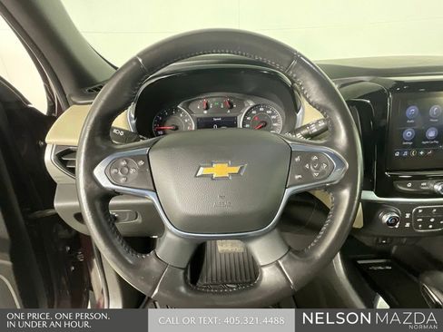 Used 2022 Chevrolet Traverse LT FWD image 44