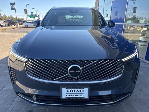New 2026 Volvo XC90 B6 Core image 7