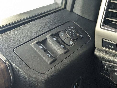 Used 2019 Ford F150 Lariat w/ Equipment Group 502A Luxury AWD/4WD image 15