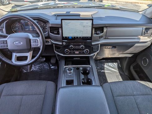 Used 2024 Ford Expedition XLT RWD image 17