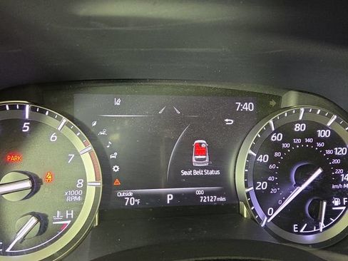 Used 2022 Toyota Highlander XLE AWD/4WD image 16