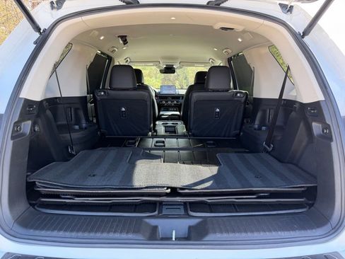 Used 2025 Honda Pilot EX-L image 40
