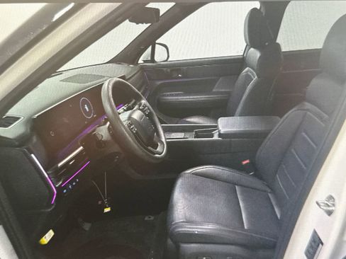 Used 2025 Hyundai Santa Fe Calligraphy image 5