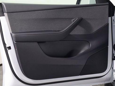 Used 2026 Tesla Model Y 2WD image 12