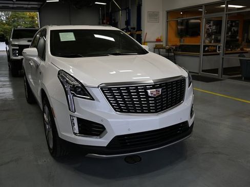 Used 2025 Cadillac XT5 Premium Luxury image 4