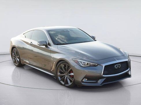 Used 2018 INFINITI Q60 Red Sport 400 w/ Pro Active Package RWD image 2
