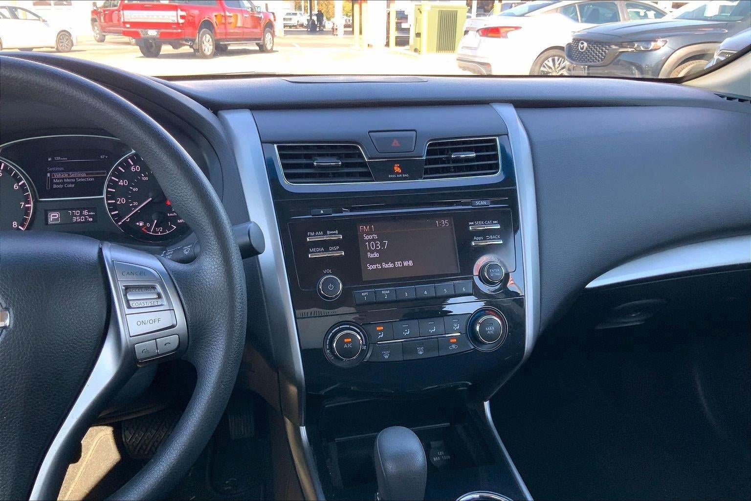 Used 2014 Nissan Altima 2.5 S w/ Display Audio Package FWD image 5