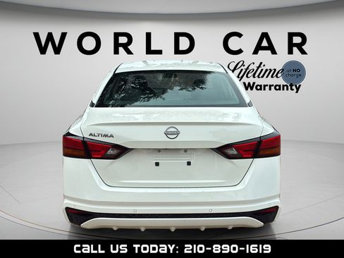 Used 2025 Nissan Altima 2.5 SV FWD image 14