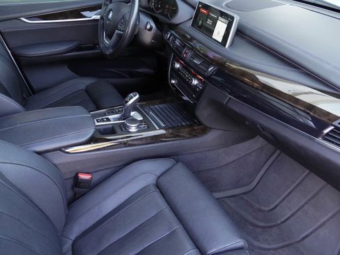 Used 2018 BMW X5 xDrive50i w/ Executive Package AWD/4WD image 10