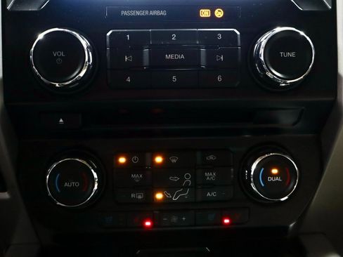 Used 2017 Ford F250 Lariat w/ Lariat Ultimate Package image 30