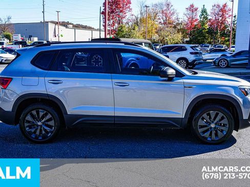 Used 2024 Volkswagen Taos S image 9