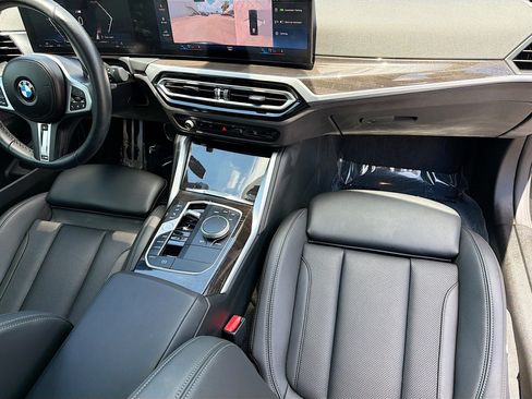 Used 2024 BMW 430i Coupe w/ M Sport Package RWD image 17
