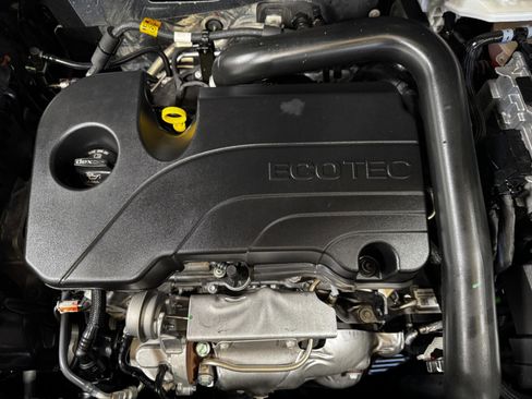 Used 2024 GMC Terrain SLT image 36