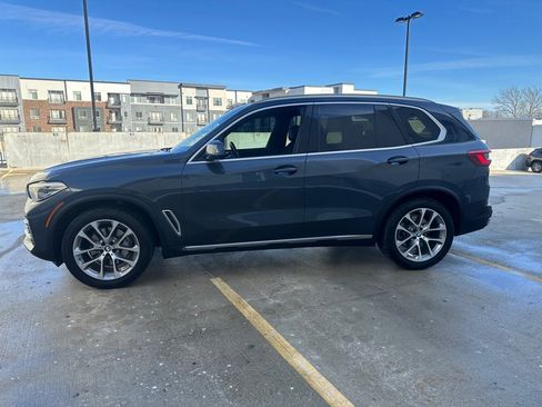 Used 2019 BMW X5 xDrive40i w/ Premium Package 2 image 4