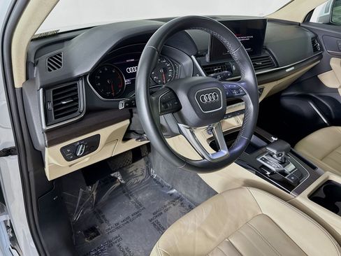 Used 2023 Audi Q5 2.0T Premium w/ Convenience Package image 9
