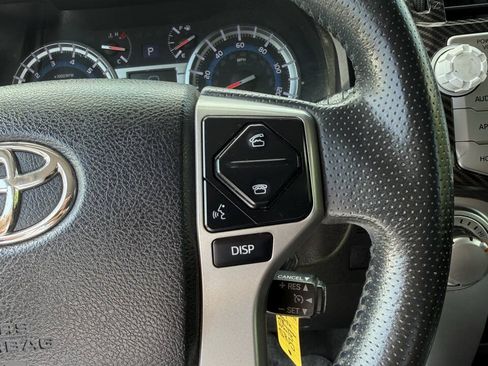 Used 2017 Toyota 4Runner SR5 AWD/4WD image 17