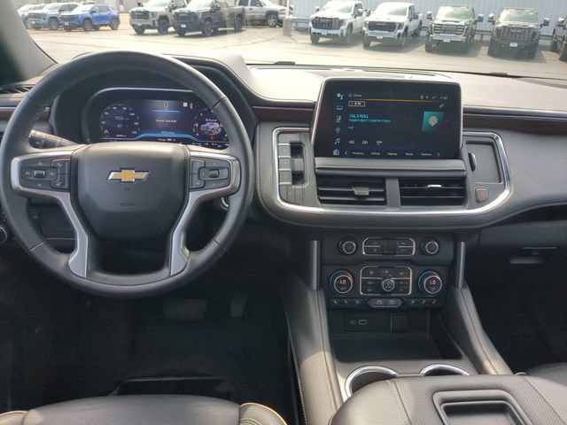 Used 2023 Chevrolet Suburban Premier w/ Premium Package 2 AWD/4WD image 15