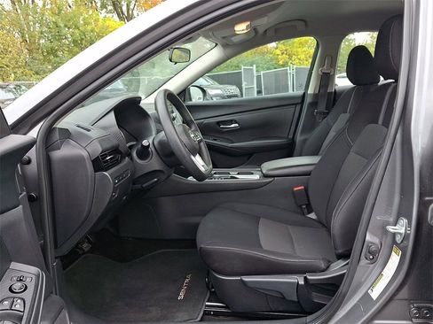 Used 2024 Nissan Sentra SV image 13