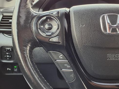 Used 2016 Honda Pilot Touring image 22