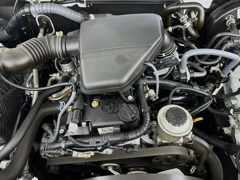 Used 2021 Toyota Tacoma SR image 35