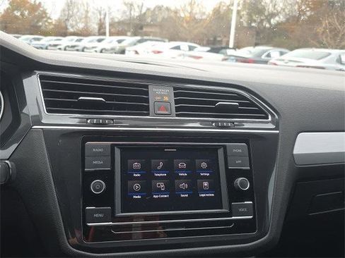 Used 2021 Volkswagen Tiguan S image 10