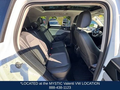 Certified 2023 Volkswagen Taos SE w/ Panoramic Sunroof Package FWD image 22