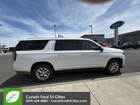 Used 2022 Chevrolet Suburban Premier AWD/4WD image 9