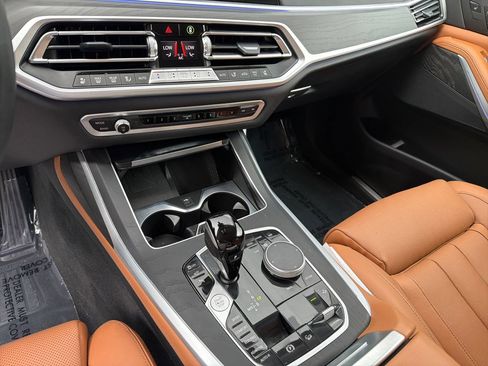 Used 2022 BMW X7 xDrive40i w/ Premium Package AWD/4WD image 30