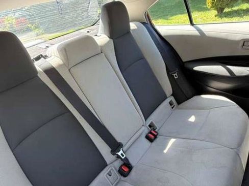 Used 2022 Toyota Corolla LE FWD image 11