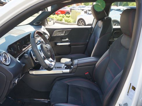 Used 2023 Mercedes-Benz GLB 35 AMG 4MATIC w/ Premium Package image 19