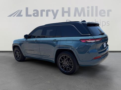 Used 2026 Jeep Grand Cherokee Summit w/ Obsidian Package AWD/4WD image 3