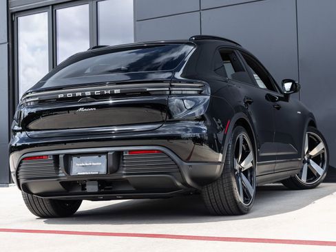 New 2026 Porsche Macan Electric image 11