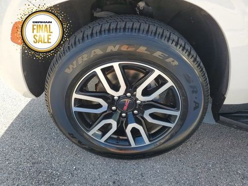 Used 2023 GMC Yukon AT4 image 10