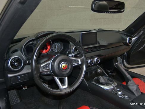 Used 2018 FIAT 124 Spider Abarth w/ Convenience Group image 15