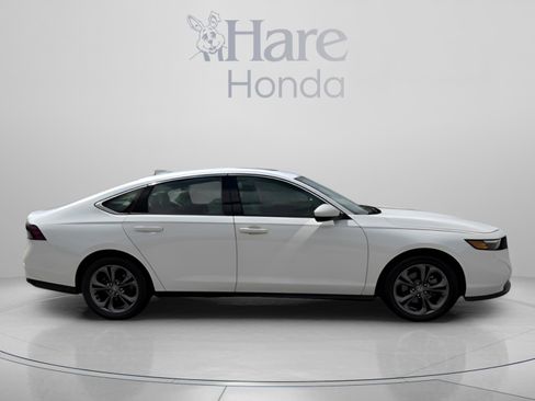 Certified 2023 Honda Accord EX image 6