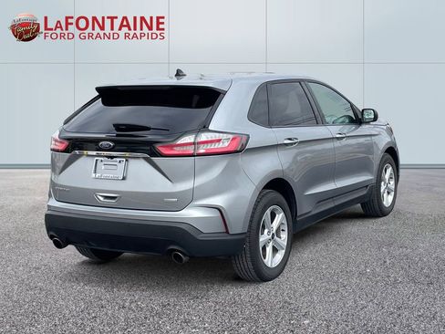 Used 2020 Ford Edge SE image 7