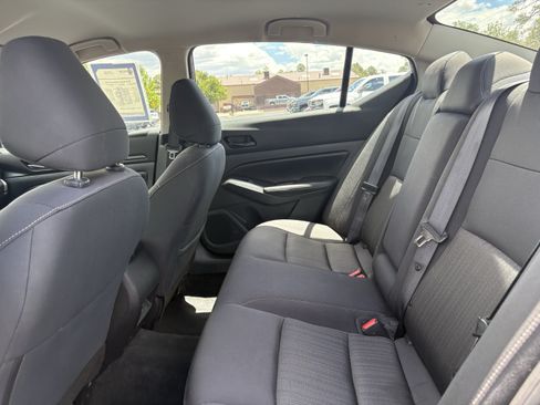Used 2025 Nissan Altima 2.5 SV FWD image 12