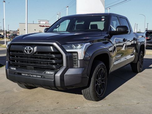 Used 2025 Toyota Tundra SR5 w/ SR5 Convenience Package image 4