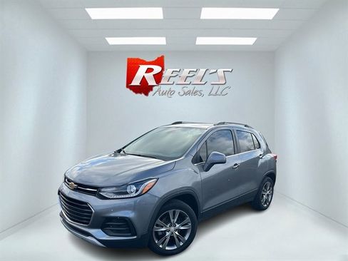 Used 2020 Chevrolet Trax LT w/ LT Convenience Package image 1