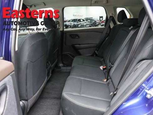 Used 2023 Nissan Rogue S AWD/4WD image 22