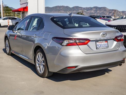 Used 2023 Toyota Camry LE image 9