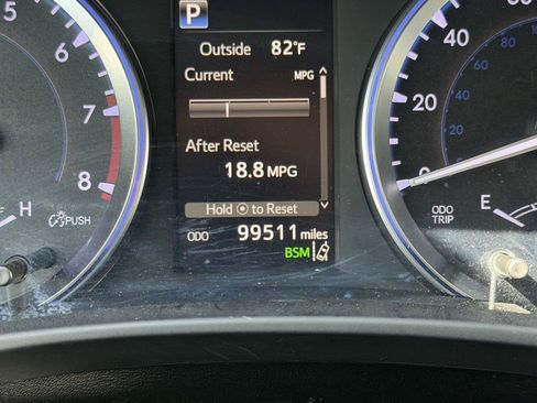 Used 2018 Toyota Highlander Limited Platinum FWD image 32