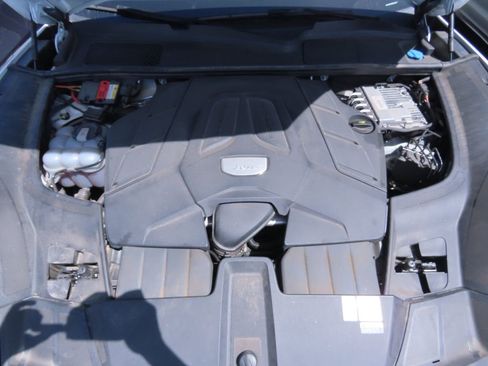 Used 2022 Porsche Cayenne AWD/4WD image 14