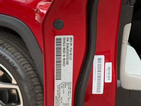 Used 2025 Jeep Compass Limited image 23