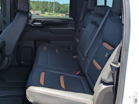 Used 2024 GMC Sierra 2500 AT4 w/ Technology Package AWD/4WD image 11